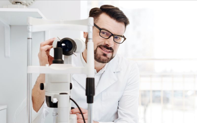 optometrist-1595238363141